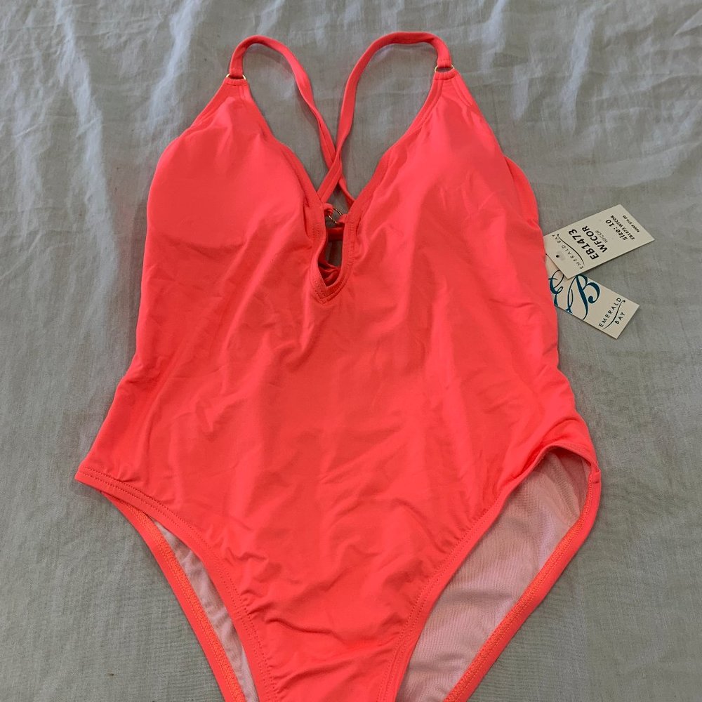 🍎🍎🍎    NWT EMERALD BAY WOMENS ONE PIECE PLUNGING SWIMSUIT SIZE 10. 🍎🍎🍎